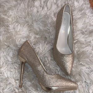 ALDO Gold platform glitter pumps size 8